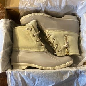 Sperry duck boots, size 9, ivory, NWT